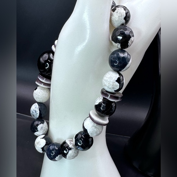 BLACK/WHITE AGATE + ONYX NATURAL BRACELET size 8 - Picture 2 of 8